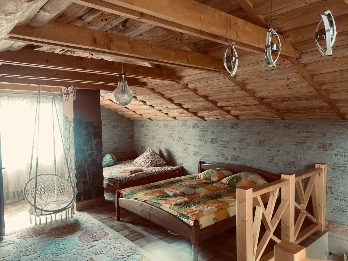 Forest House Guest house Yasinya